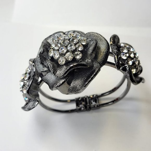 Sparkling Crystal Cuff Hematite Bracelet - Picture 3 of 15